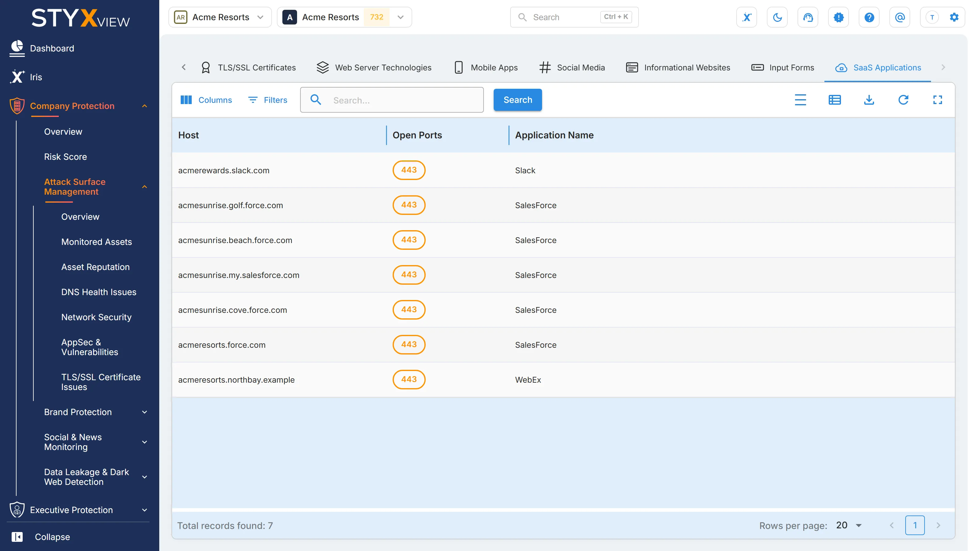 The "SaaS Applications" tab, listing each application in use with its host, open ports, and application name.
